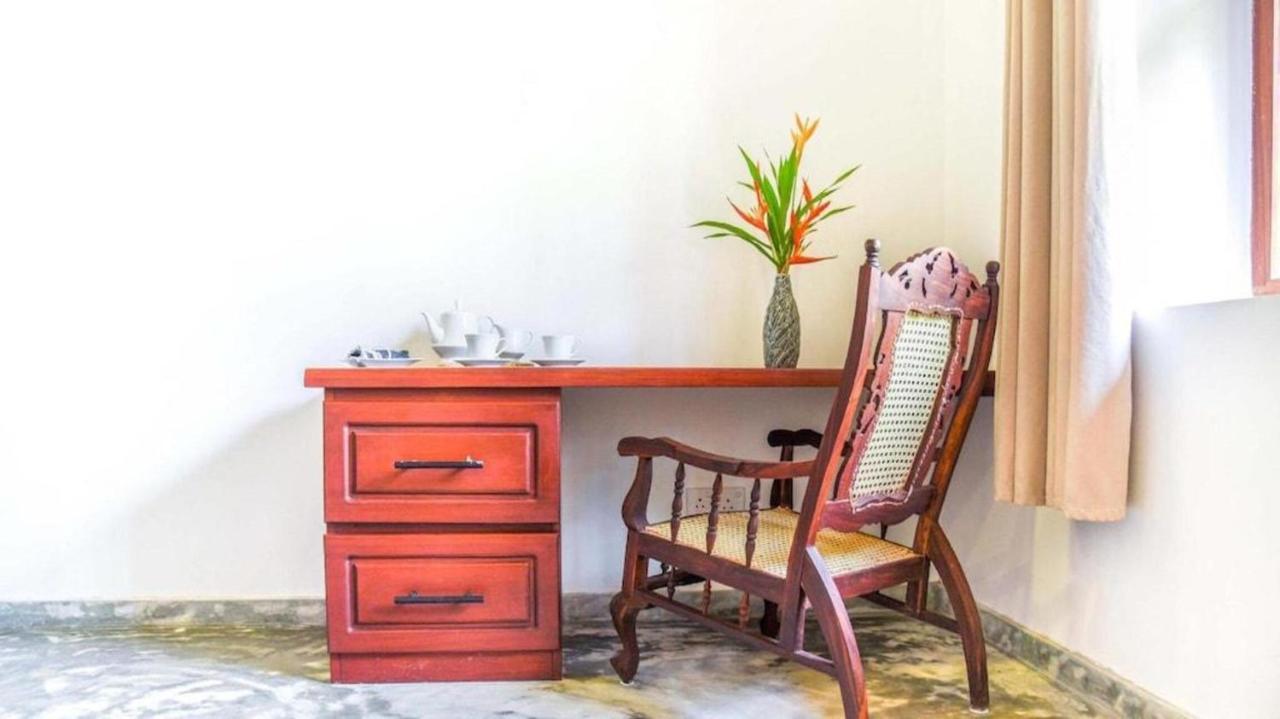 Antique Ceylon Villa Ahangama Εξωτερικό φωτογραφία